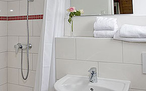 Badzimmer im 3-Sterne-Hotel 243-dres