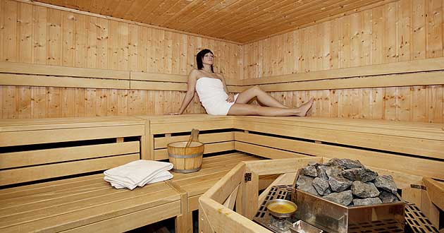 Sauna, Urlaub ber Weihnachten am Fichtelberg. Weihnachtskurzurlaub im Luftkurort Oberwiesenthal im Erzgebirge, ca. 55 km sdlich von Chemnitz.